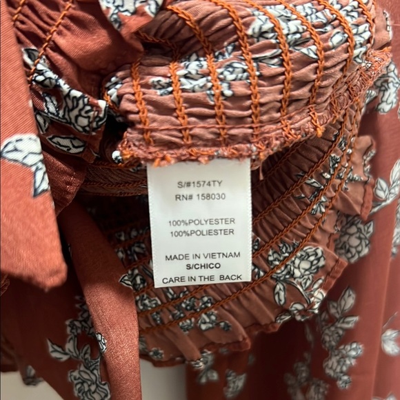 Love Tree Floral Rust Womens Small Blouse with Tie Front - Picture 7 of 7